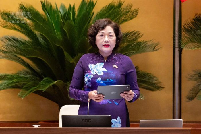 Phó Chủ tịch Quốc hội Nguyễn Thị Hồng điều hành phiên thảo luận.