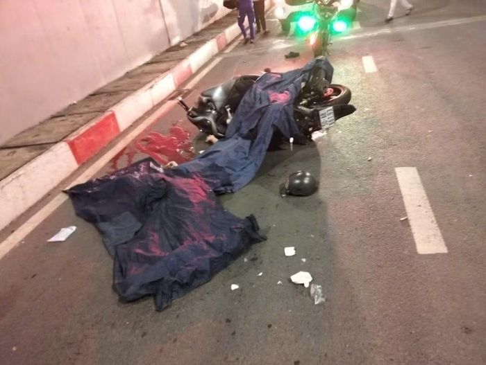 Hiện trường vụ tai nạn trong hầm chui Phan Thúc Duyện - Trần Quốc Hoàn.