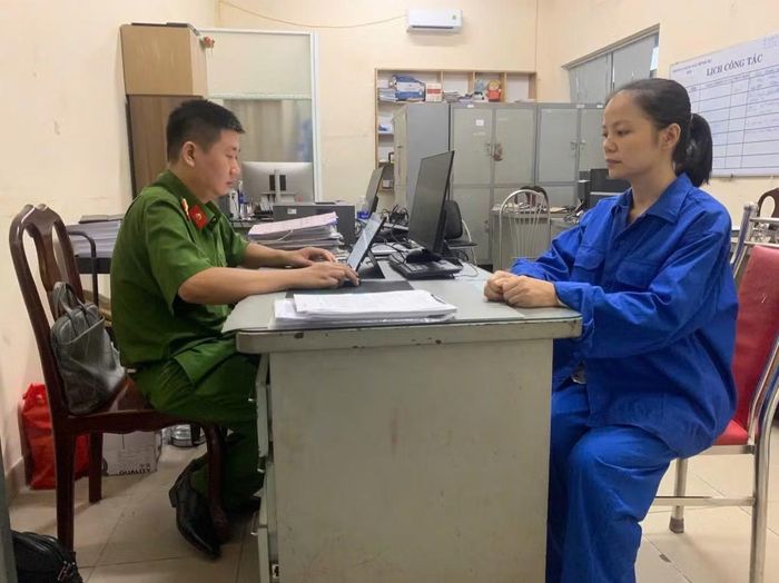 Đinh Thị Hiền Vy tại cơ quan Công an.
