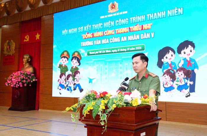 Đại tá Lê Công Anh, Phó Giám đốc Công an TP Hồ Chí Minh, phát biểu tại hội nghị.