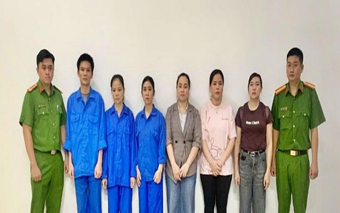 Cơ quan điều tra khởi tối nhóm đối tượng sử dụng mạng xã hội Facebook để hoạt động kinh doanh thực phẩm chức năng, hóa mỹ phẩm với số lượng lớn, nguồn gốc hàng hóa.