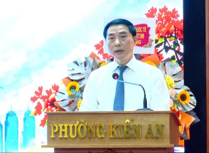 TS. Nguyễn Kim Pha, Chủ tịch Hội Khuyến học thành phố Hải Phòng phát biểu khai mạc hội thảo.