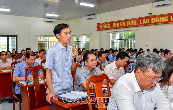 Đồng chí Bùi Thanh Toàn, Bí thư Đảng uỷ phường Láng Tròn, phân tích những khó khăn và đề xuất giải pháp nâng cao chuỗi giá trị sản phẩm nông nghiệp tại địa phương.