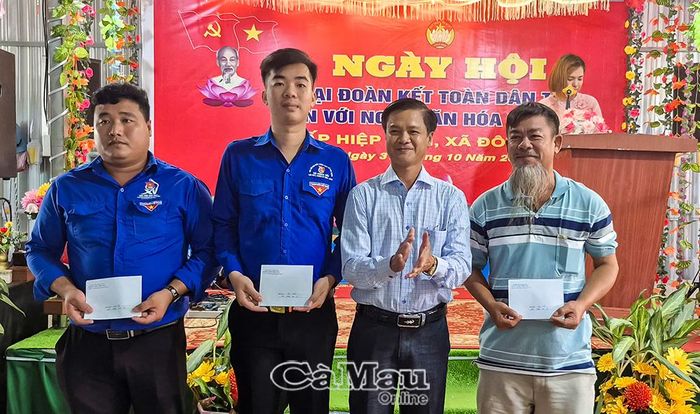 Chủ tịch UBND xã Đông Hải Võ Văn Bửu