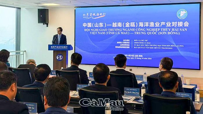 Ông Mạnh Hướng Đông, Chủ tịch Uỷ ban Xúc tiến thương mại tỉnh Sơn Đông, phát biểu tại hội nghị. 