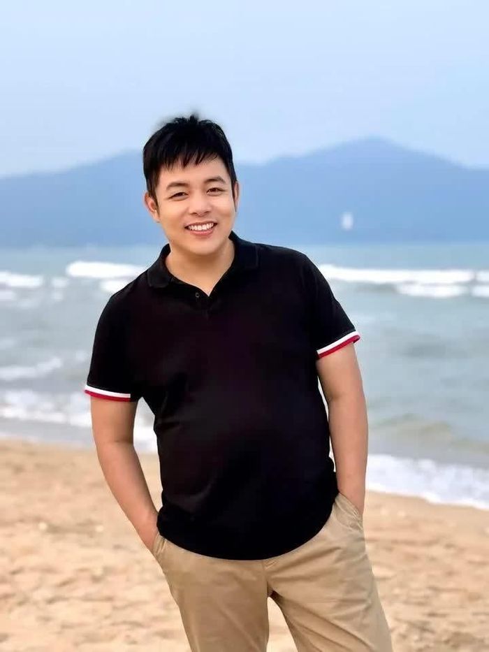 Quang Lê chia sẻ gia đình từng trải qua nhiều biến cố tài chính.