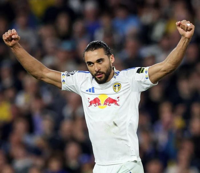 Tiền đạo người Anh được cho là muốn tiếp tục ở lại Leeds United 