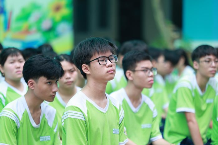 Chương trình được triển khai đến với 200 em học sinh Trường THPT Nam Kỳ Khởi Nghĩa, dưới sự đồng hành của các kỹ thuật viên Honda Việt Nam trên cơ sở kế hoạch triển khai chiến dịch của UBND và Công an phường Minh Phụng, tiếp nối các hoạt động tuyên truyền kiến thức pháp luật về trật tự, an toàn giao thông đã được thực hiện trước đó đối với cán bộ, giáo viên và học sinh nhà trường. 