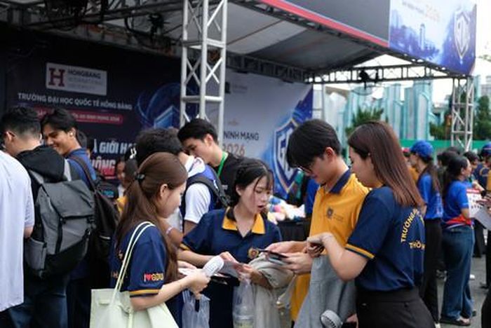 Mỗi sinh viên có thể trở thành một “lá chắn số”