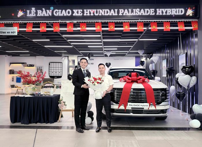 Hyundai đã chính thức triển khai bàn giao Palisade Hybrid tới tay khách hàng. (Ảnh: HTV)