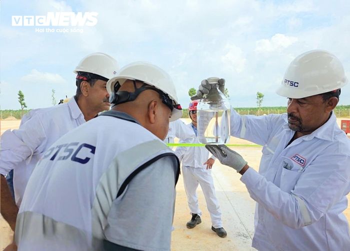Công tác làm sạch dự kiến hoàn tất trong tháng 11/2026. Sau đó, hệ thống sẽ được đánh giá theo chương trình IATA Fuel Quality Pool (IFQP) và thực hiện nghiệm thu theo quy định của Hội đồng kiểm tra Nhà nước.