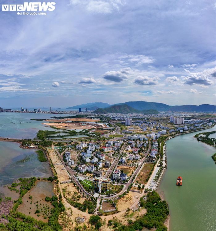 Năm 2025, Thị Nại Ecobay được tỉnh này chấp thuận cho các tổ chức kinh doanh bất động sản được thực hiện dự án thí điểm nhà ở thương mại.
