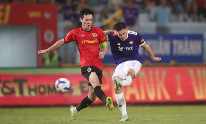 Hà Nội FC đánh bại Ninh Bình với tỷ số 2-1. (Ảnh: VPF)