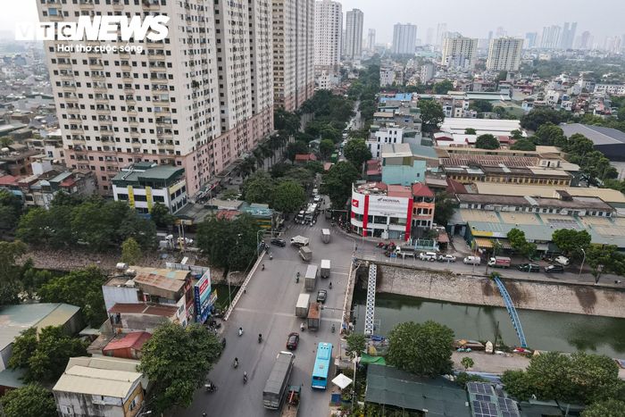 Tại khu vực đường 70 qua sông Tô Lịch, đoạn Phan Trọng Tuệ, lượng xe cộ đông đúc tiếp tục tạo áp lực lên tuyến đường. Dự án sau khi hoàn thành được kỳ vọng nâng cao năng lực vận tải, giảm ùn tắc và tăng khả năng kết nối khu vực phía Nam, Tây Nam Hà Nội.