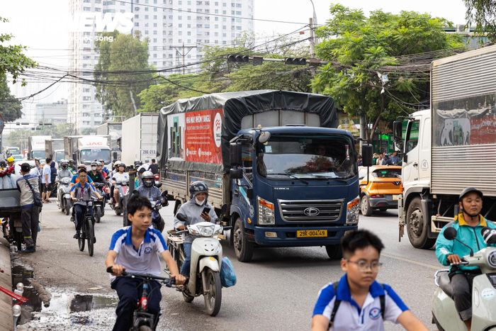 Theo phương án điều chỉnh tiến độ, dự án thành phần 1.2 về giải phóng mặt bằng được kéo dài thời gian thực hiện đến quý IV/2026; dự án thành phần 2 về cải tạo, nâng cấp tuyến đường dự kiến hoàn thành trong quý IV/2027.
