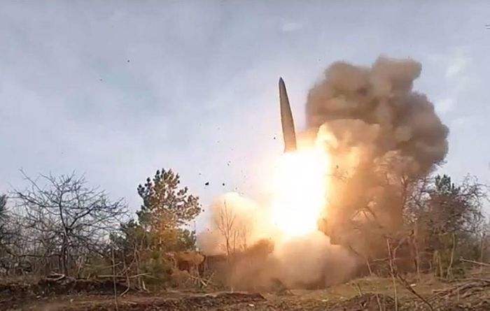 Nga và Ukraine vẫn đáp trả nhau trên chiến trường. (Ảnh: TASS)