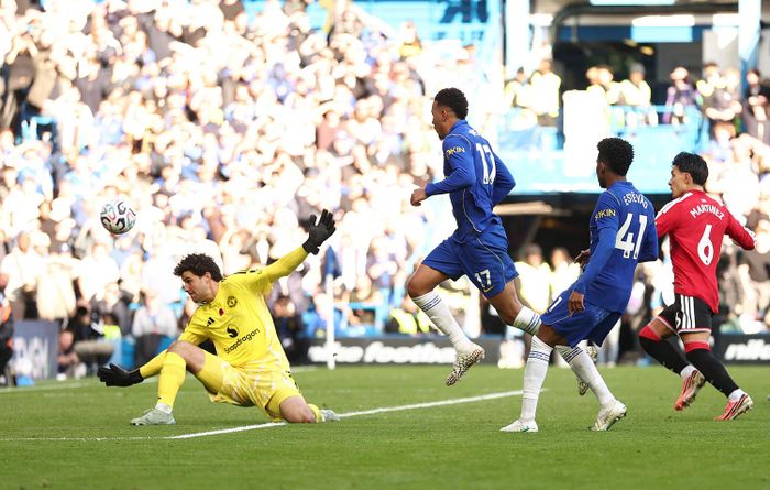 Rogers ghi bàn mở ra chiến thắng cho Chelsea. (Ảnh: Reuters)