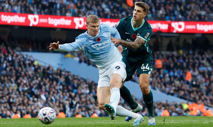 Man City thua Brighton 0-1 ngay trên sân nhà. (Ảnh: Reuters)