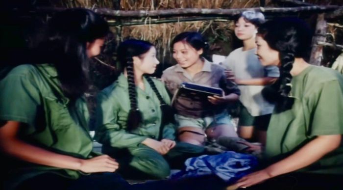 Phim về những nữ chiến sĩ làm nhiệm vụ canh giữ kho quân nhu trong kháng chiến chống Mỹ cứu nước. Ảnh: Chụp từ phim