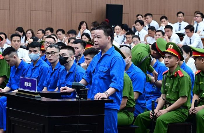 Bị cáo Lê Khắc Ngọ tại phiên toà. Ảnh: N.M