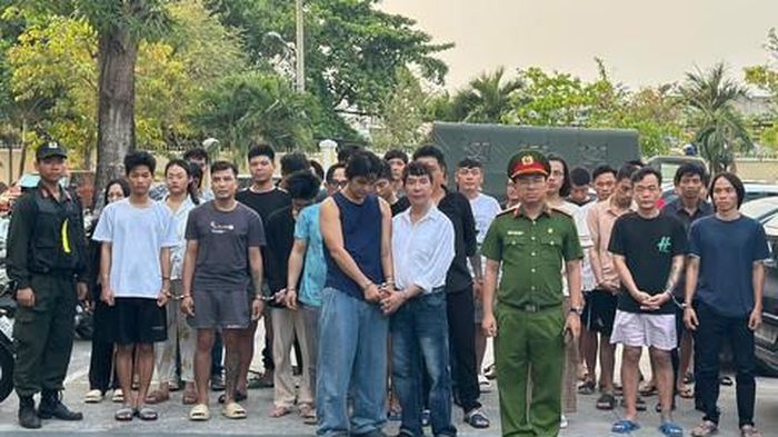 Công an TPHCM bắt ca sĩ Long Nhật, Sơn Ngọc Minh cùng gần 70 đối tượng liên quan ma túy