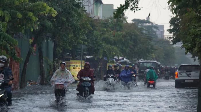 Không khí lạnh kèm mưa lớn đã vào Việt Nam, Cao Bằng giảm liền 10 độ