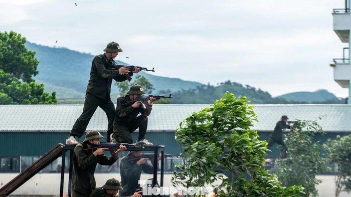 Tận thấy kỹ năng bắn súng, tác chiến tấn công khủng bố của những tân binh Công an nhân dân