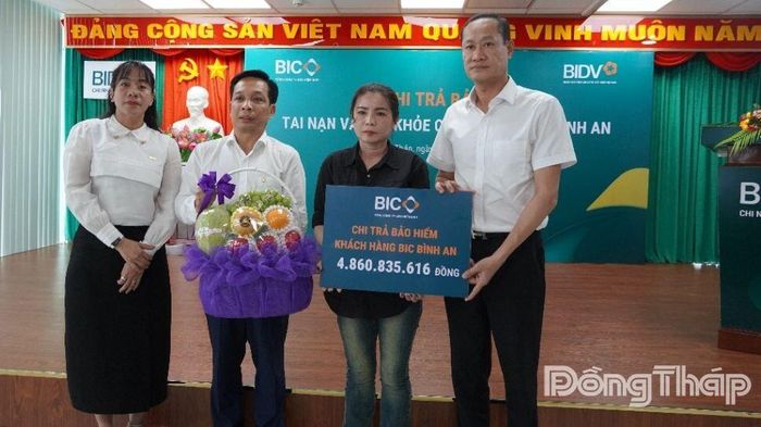 BIC chi trả hơn 4,8 tỷ đồng quyền lợi bảo hiểm BIC B&igrave;nh An cho kh&aacute;ch h&agrave;ng tại Đồng Th&aacute;p