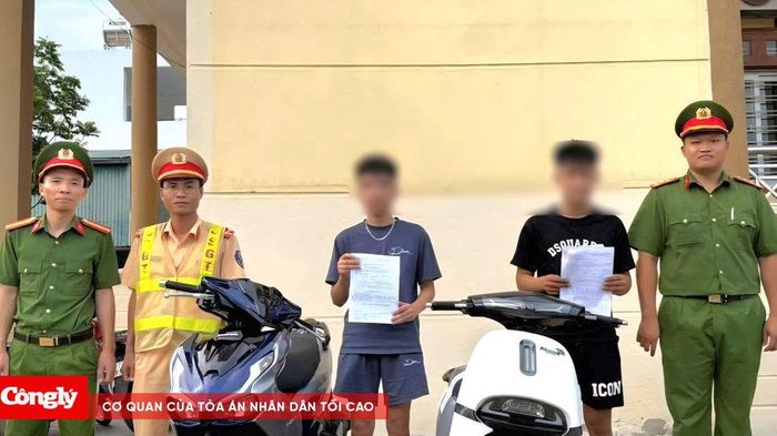 Xử phạt nh&oacute;m thanh thiếu ni&ecirc;n 'bốc đầu' g&acirc;y mất an to&agrave;n giao th&ocirc;ng
