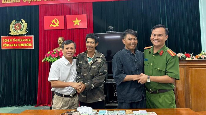 Quảng Ng&atilde;i: Cứu người đ&agrave;n &ocirc;ng mang theo tiền tỷ đi lạc trong rừng