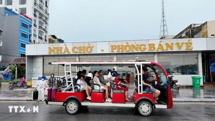 Đặc khu C&ocirc; T&ocirc; bố tr&iacute; 10 chuyến t&agrave;u đưa du kh&aacute;ch trở về đất liền sau b&atilde;o số 1
