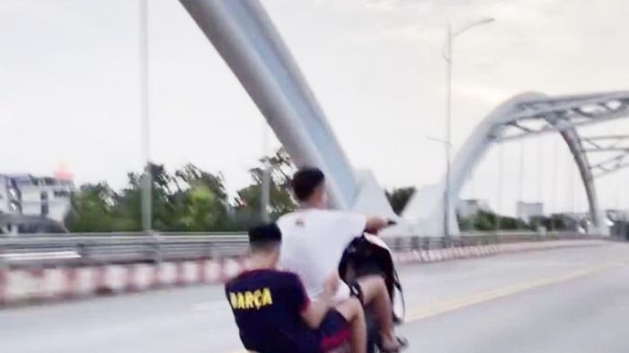 Xử l&yacute; nghi&ecirc;m thanh ni&ecirc;n điều khiển xe chạy bằng một b&aacute;nh
