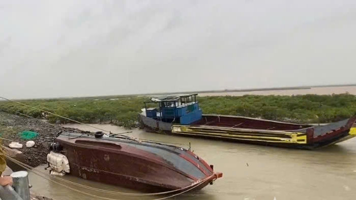 154 ng&ocirc;i nh&agrave; bị hư hỏng, 13 t&agrave;u, b&egrave;, mảng bị tr&ocirc;i dạt, ch&igrave;m
