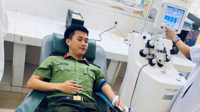 Đại &uacute;y C&ocirc;ng an hiến tiểu cầu khẩn cấp cứu bệnh nh&acirc;n nguy kịch