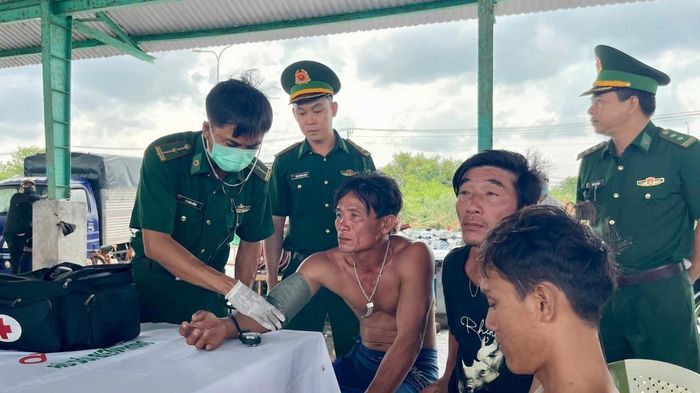 Va chạm với t&agrave;u h&agrave;ng, t&agrave;u c&aacute; của ngư d&acirc;n L&acirc;m Đồng bị ch&igrave;m tr&ecirc;n biển