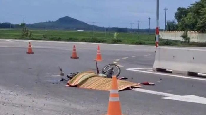 Truy vết, t&igrave;m kiếm &ocirc; t&ocirc; rời khỏi hiện trường sau khi g&acirc;y tai nạn chết người tại Quảng Ng&atilde;i