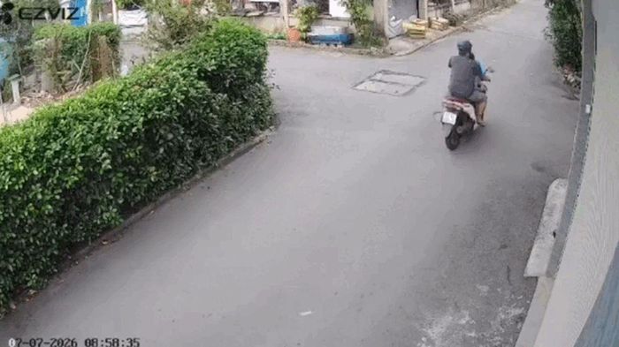 Vụ clip người đ&agrave;n &ocirc;ng đạp v&agrave;o đầu nữ sinh sau va chạm giao th&ocirc;ng ở TP.HCM: Nạn nh&acirc;n l&ecirc;n tiếng