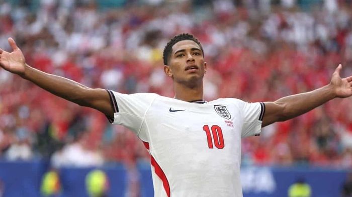 Bellingham lập cú đúp tiễn Haaland và tuyển Na Uy về nước