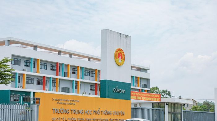 Khởi tố thêm 15 người liên quan vụ 147 điểm 10 Toán ở trường chuyên Tuyên Quang