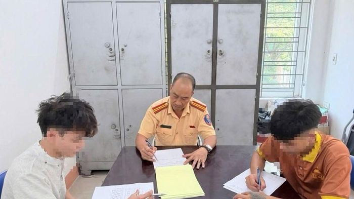 Giao xe m&aacute;y cho người chưa đủ tuổi 'bốc đầu', chủ phương tiện bị phạt 9 triệu đồng