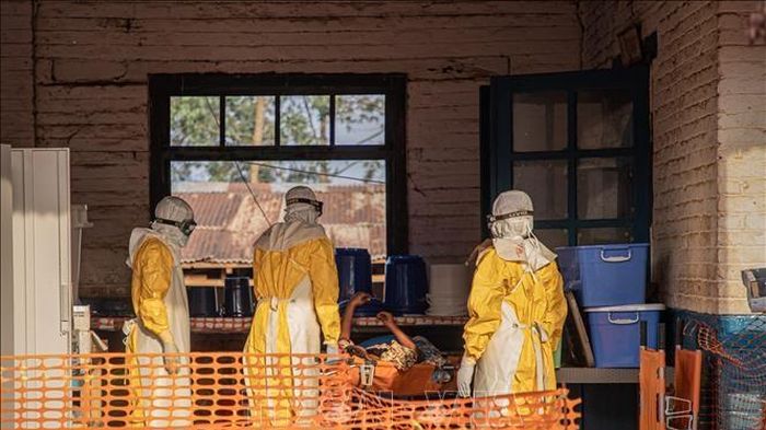 Dịch Ebola b&ugrave;ng ph&aacute;t tại Congo, gần 1.000 người thiệt mạng