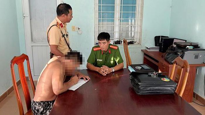 Quảng Ng&atilde;i: Xử l&yacute; t&agrave;i xế xe kh&aacute;ch vi phạm nồng độ cồn, chạy lạng l&aacute;ch tr&ecirc;n Quốc lộ 24