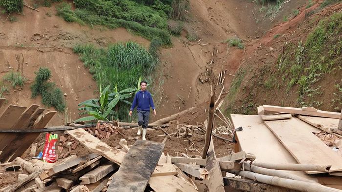 Tan hoang cảnh 'màn trời chiều đất', mất trắng tài sản sau sạt lở ở Lào Cai