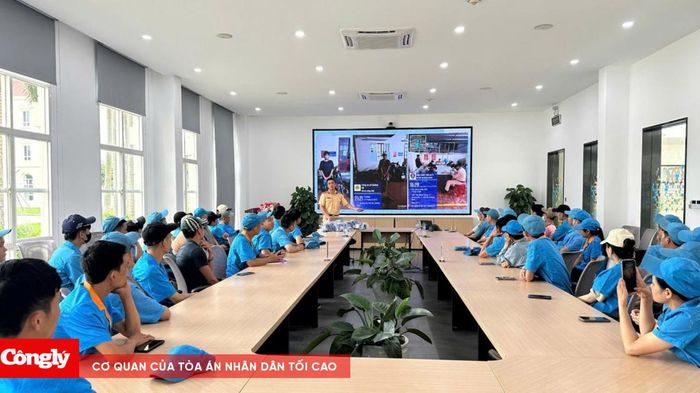 Quảng Ninh: Tuy&ecirc;n truyền ph&aacute;p luật về TTATGT cho c&ocirc;ng nh&acirc;n khu c&ocirc;ng nghiệp