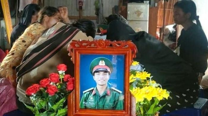 Qu&acirc;n nh&acirc;n 20 tuổi hy sinh khi cứu hai người bị điện giật