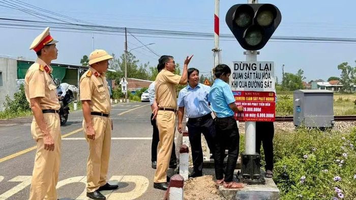 Phạt nặng vi phạm đ&atilde; k&eacute;o giảm tai nạn đường sắt qua Gia Lai