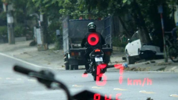 CSGT L&agrave;o Cai ph&aacute;t hiện người điều khiển xe m&aacute;y chạy qu&aacute; tốc độ, dương t&iacute;nh với ma t&uacute;y
