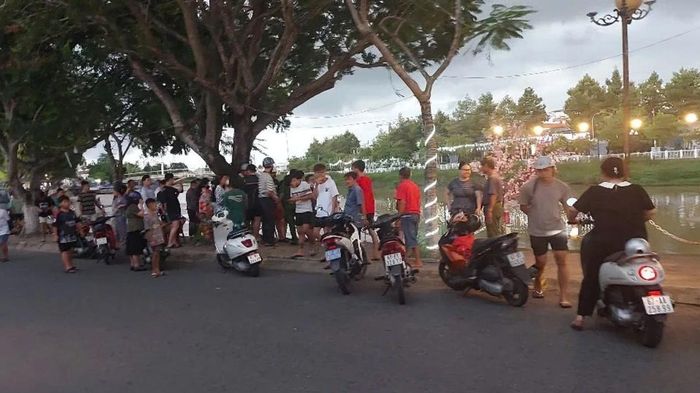 An Giang: Ra chơi bờ s&ocirc;ng Long Xuy&ecirc;n, một b&eacute; trai đuối nước tử vong, một mất t&iacute;ch