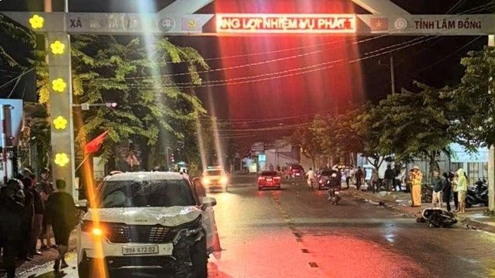&Ocirc; t&ocirc; con t&ocirc;ng xe m&aacute;y ở L&acirc;m Đồng khiến 2 vợ chồng tử vong