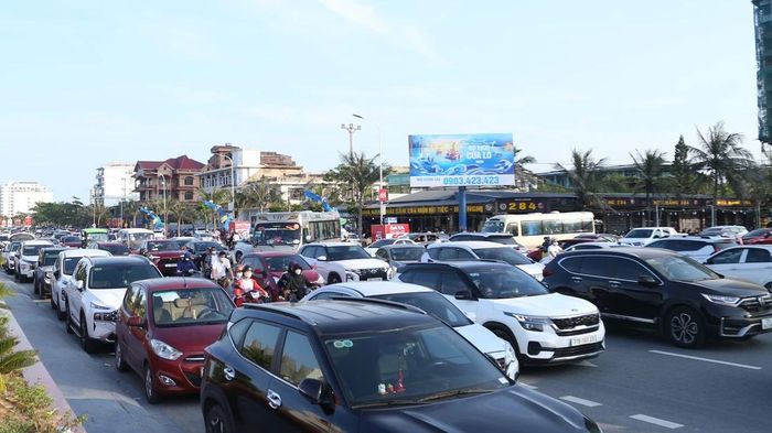 Bị phạt 7,5 triệu đồng v&igrave; thu tiền tr&ocirc;ng giữ xe cao hơn gi&aacute; ni&ecirc;m yết